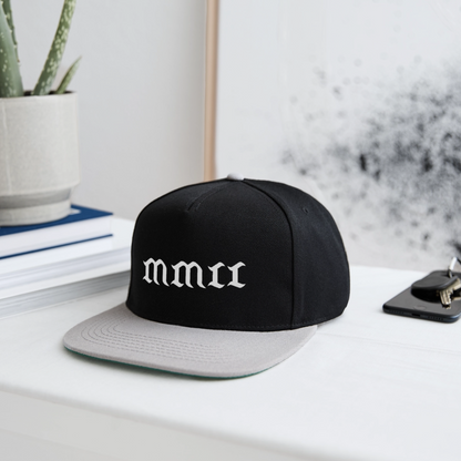 Snapback Cap MMII - Schwarz/Grau